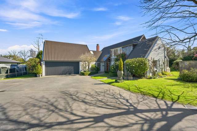 Space, versatility and exceptional garaging