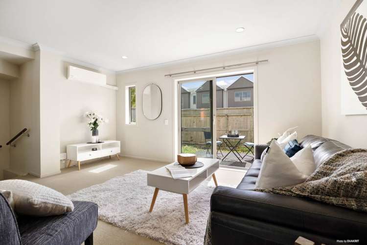 52/21 Hunters Park Drive Three Kings_6