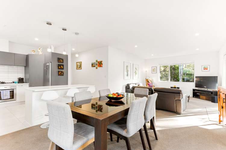 2/13a Easter Parade Glen Eden_8