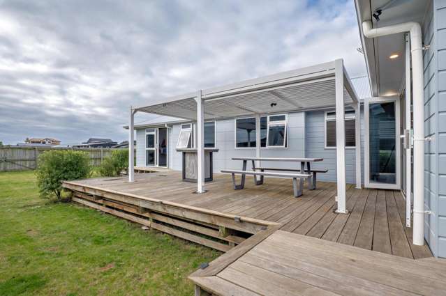 Modern Coastal Living with Every Extra