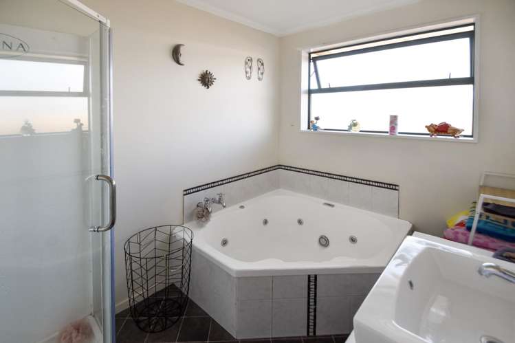 21 Lakeland Avenue Twizel_12