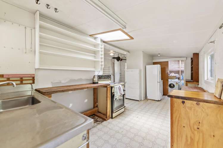 3 Slant Street Careys Bay_20