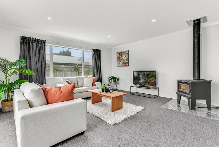 5a Morrison Crescent Glenview_10