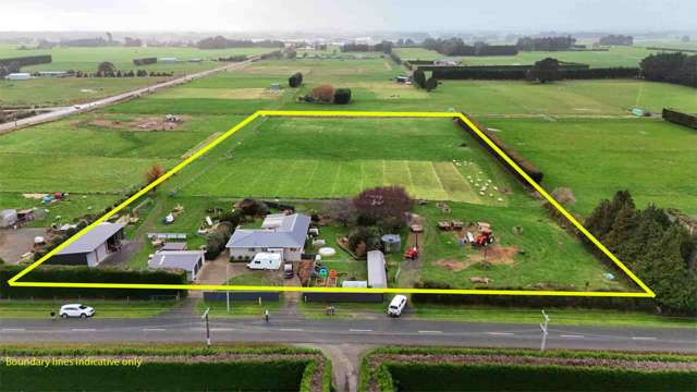 Lifestyle Living on 5 Acres!
