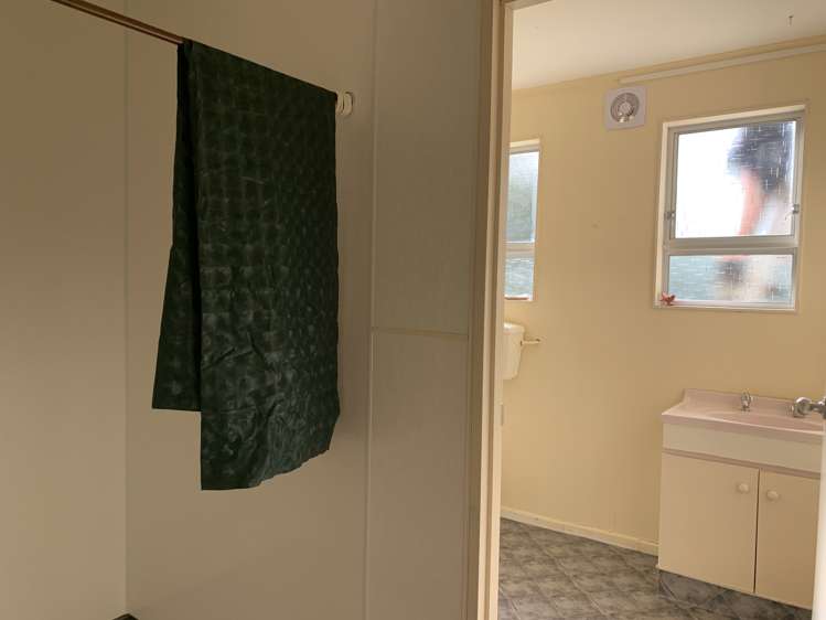 2/196 Kimbolton Road Feilding_6