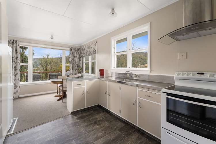 62 Main Road Blackball_5