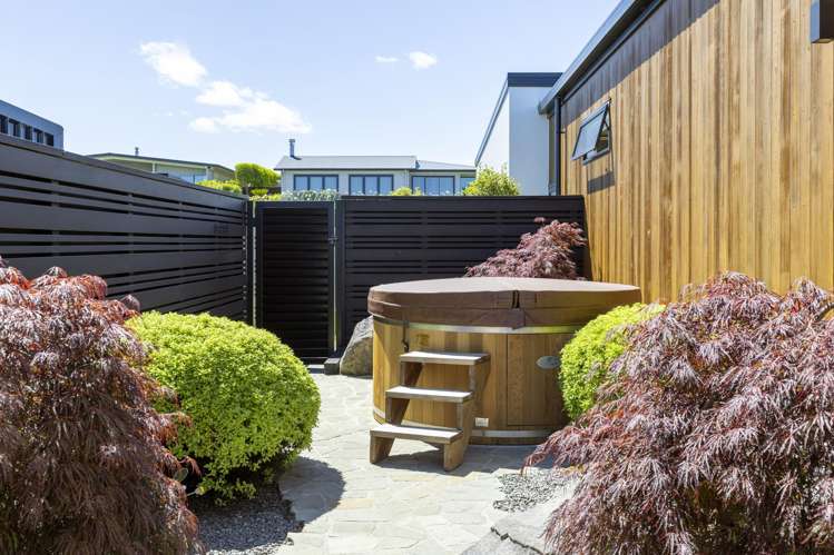 10 Kurapoto Lane Rainbow Point_24