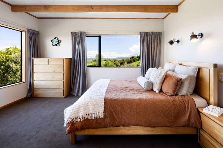 8 Tiwarawara Lane Puketotara_24