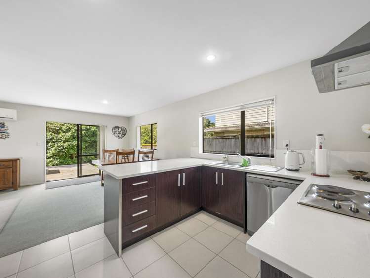 33 Riverglade Parkway Te Atatu South_14