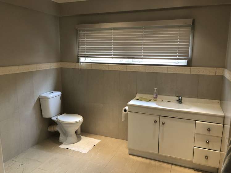 8 Garmons Way Castor Bay_11