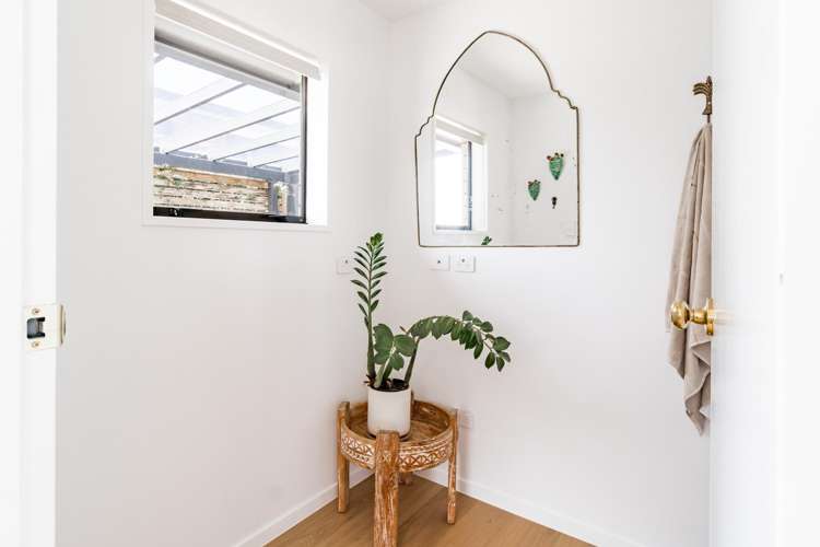 10C Long Street Raglan_12