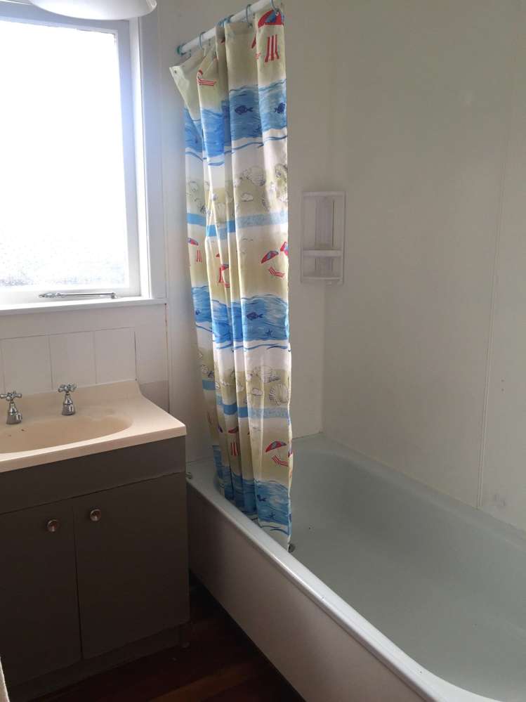 18 Clinton Avenue Te Atatu Peninsula_7