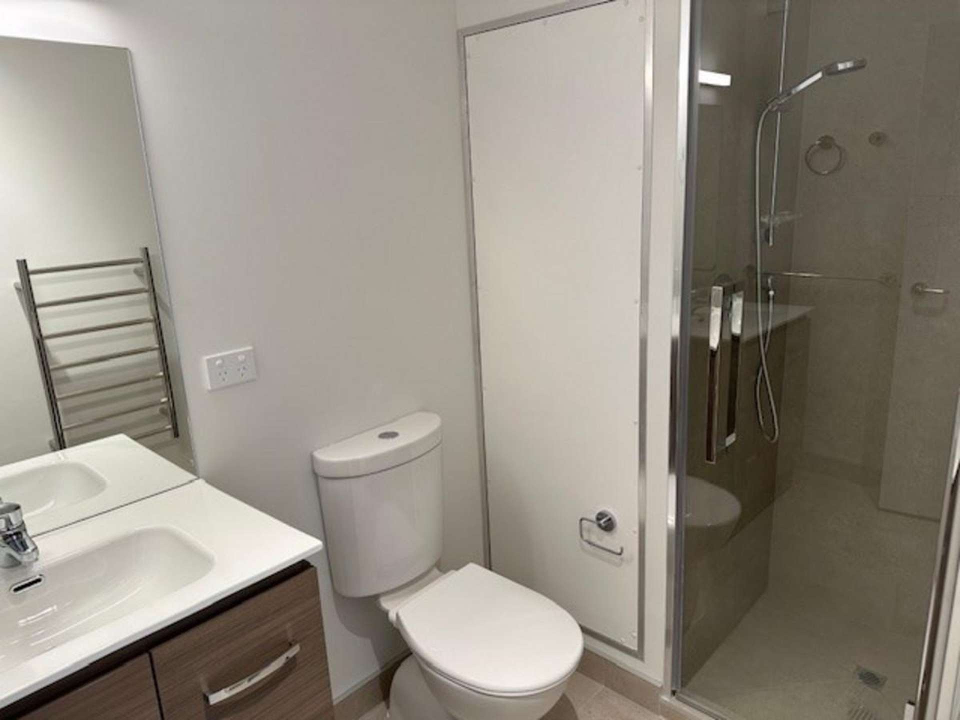 15E/30 Westward Ho Road Kelston Waitakere City Houses for Rent