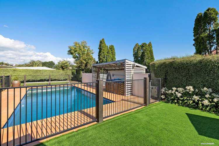 77 Saint Annes Crescent Wattle Downs_17