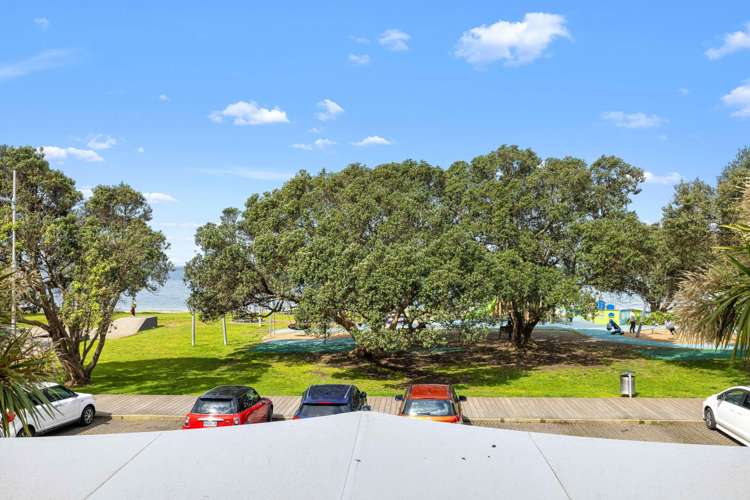 4/6 Beachfront Lane Browns Bay_12