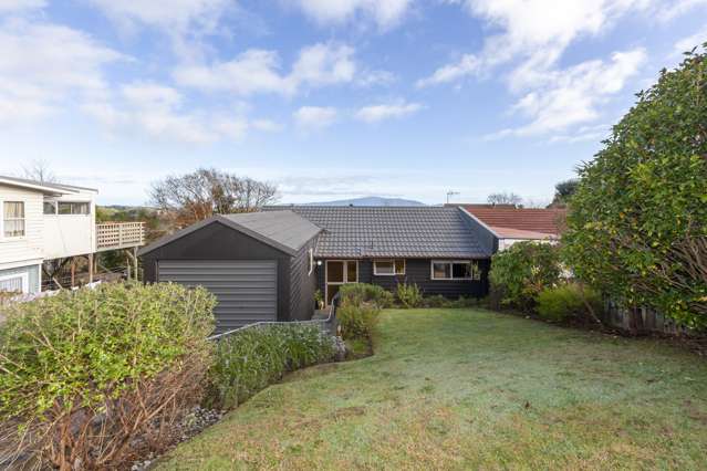 Stylish Townhouse with Captivating Kapiti Views