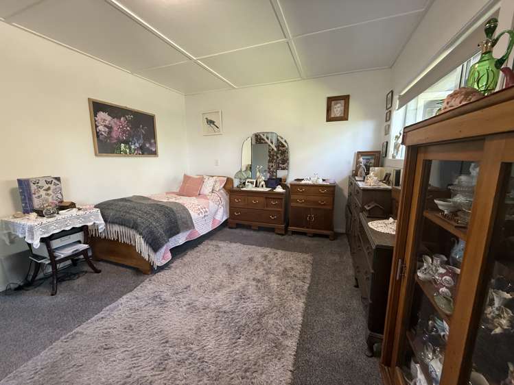 10 Rimu Street Kaka Point_25