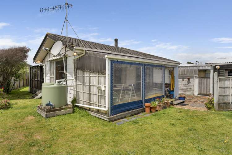 2 Colenso Place Otaki Beach_14