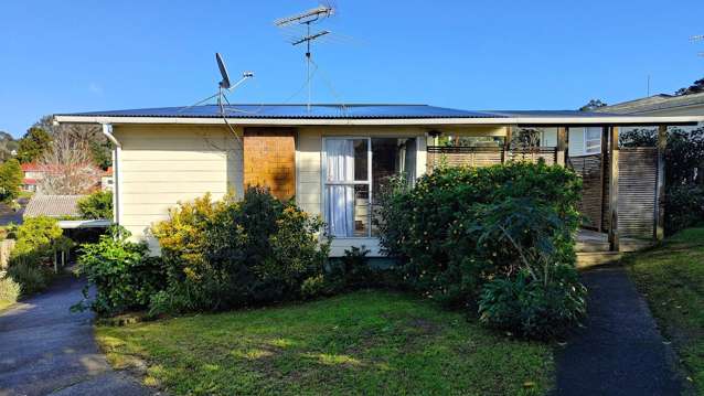 Bright & Spacious 3 Bedroom House in Totara Vale