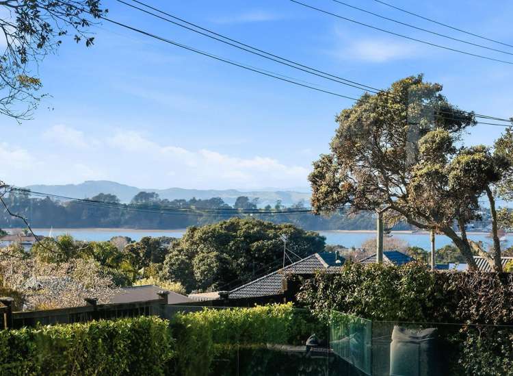 143 Riddell Road_2
