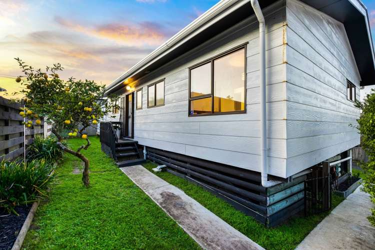 2/7 Eskdale Road Birkdale_18