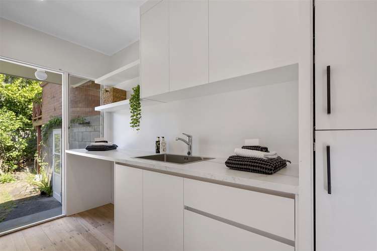 1/240 Hurstmere Road Takapuna_20