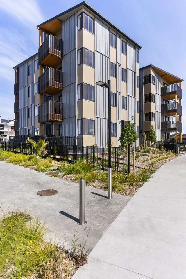 5/40 Waiparaheka Drive Milldale_2