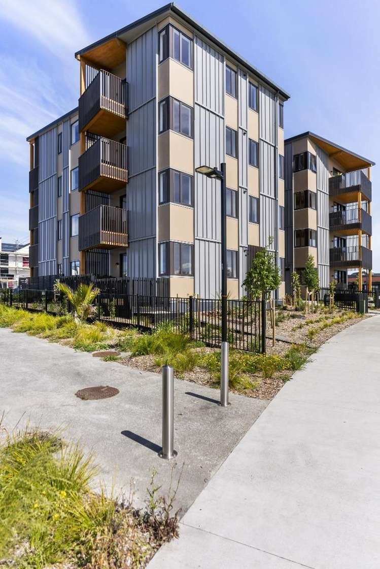 5/40 Waiparaheka Drive Milldale_2
