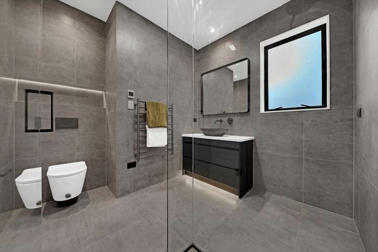 3 Bendridge Street Flat Bush_11