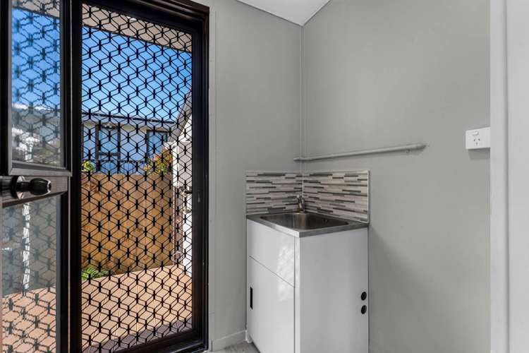 2/34 Ferndale Road Mt Wellington_16