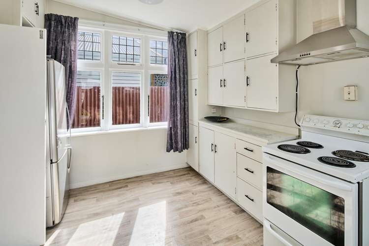 26 Bristol Square Hutt Central_13