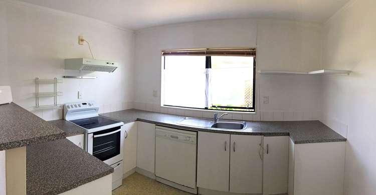 67 Burswood Drive Pakuranga Heights_1