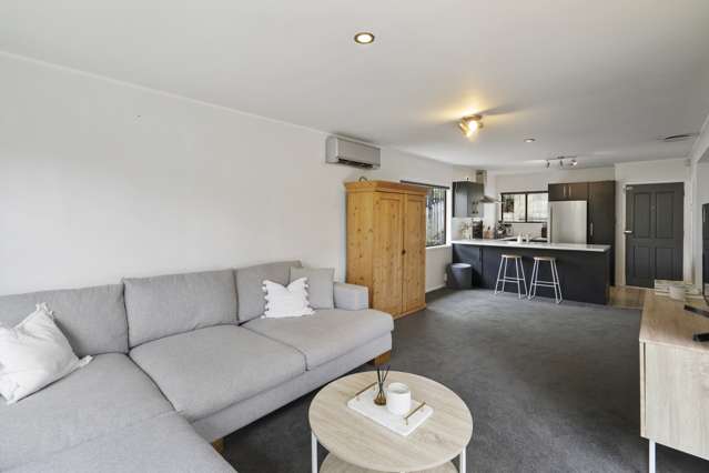 11 Lysander Crescent Beach Haven_2