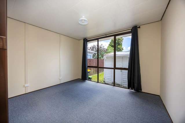 1/67 Cobham Crescent Kelston_4