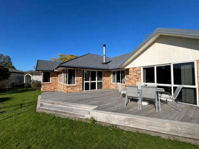 Spacious Family Home in quiet Cul-de-sac, Brightwater