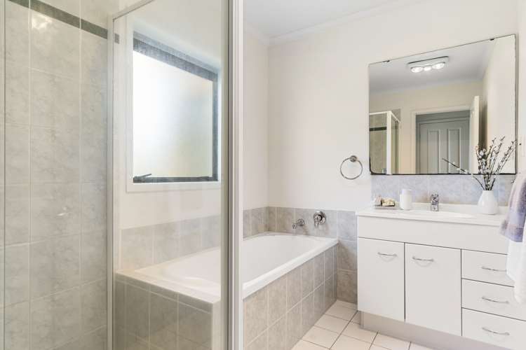 319d Royal Road Massey_11