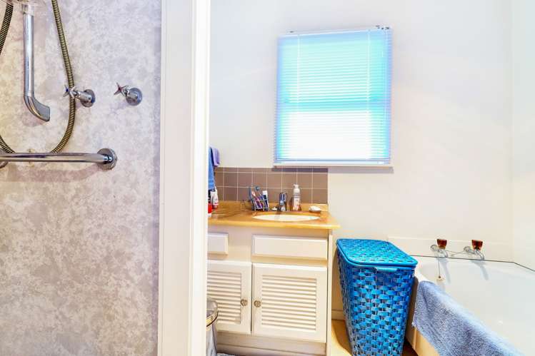 1/60 Taharoto Road Takapuna_10