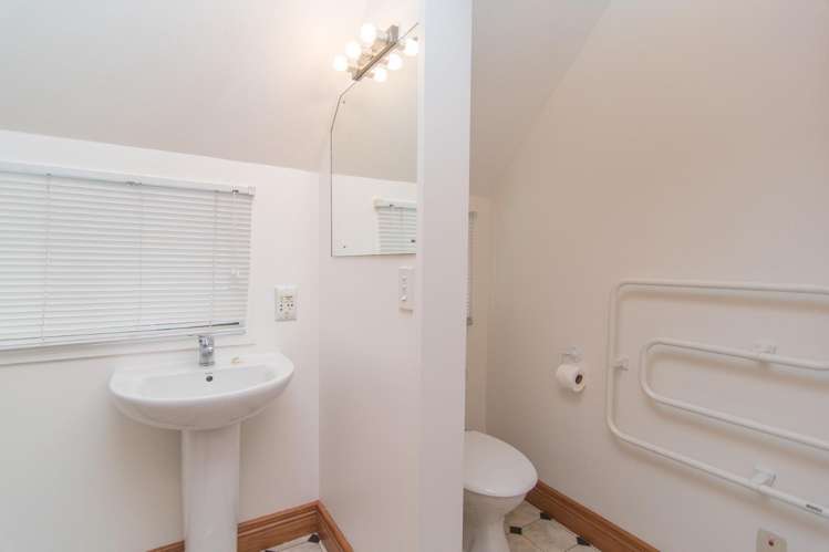 15B Kitchener Square 11278_6