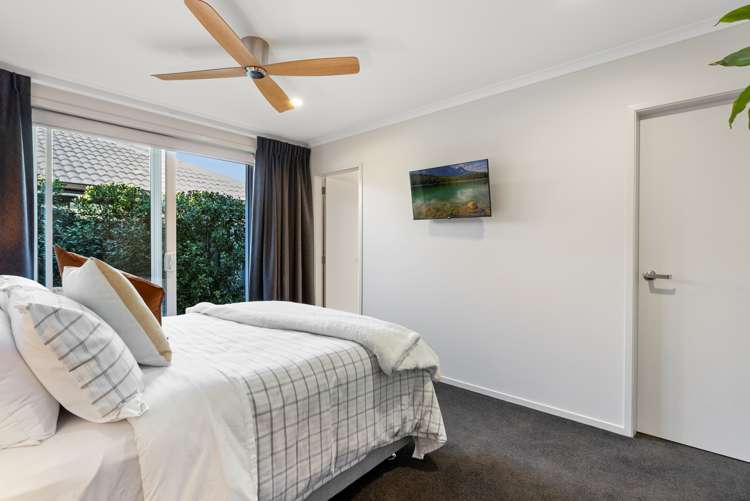 3 Muddle Lane Pyes Pa_13