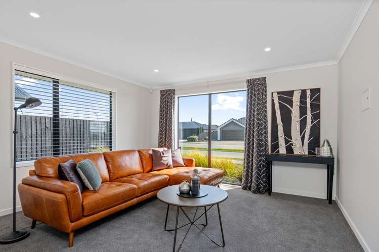 102 Southfield Drive Lincoln_2