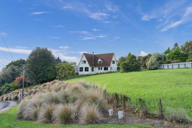 Hilltop opportunity - views & vision