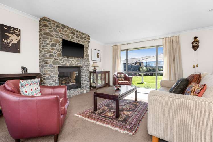 8 Sue Place Mahora_11