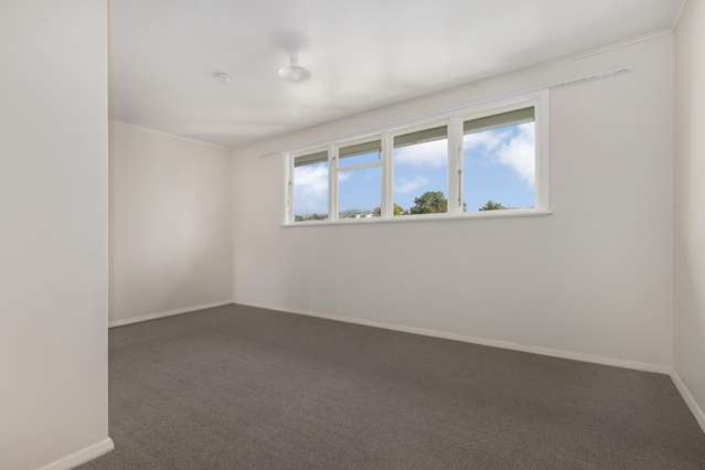 3 Lincoln Grove Cannons Creek_4
