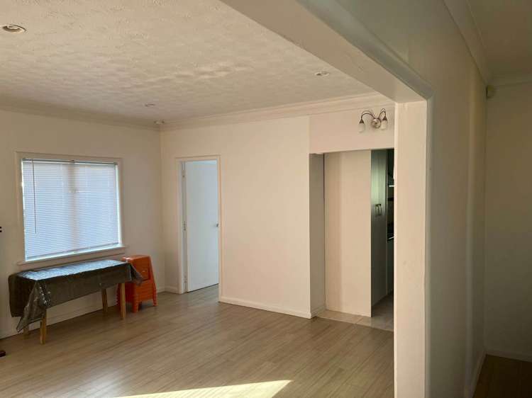 98 Portage Road New Lynn_5