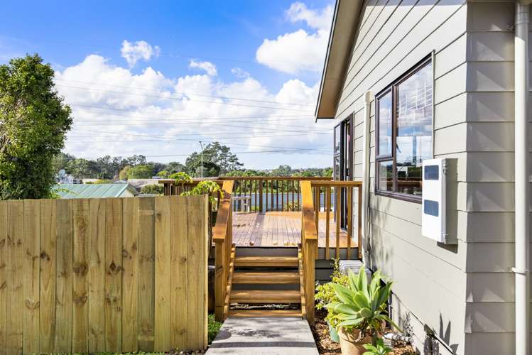 1/296a Triangle Road Massey_6