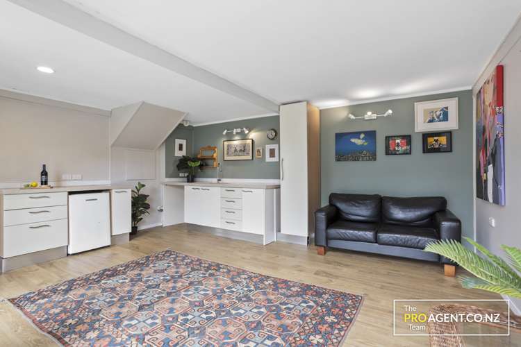 9 Karapiti Place Glen Eden_18