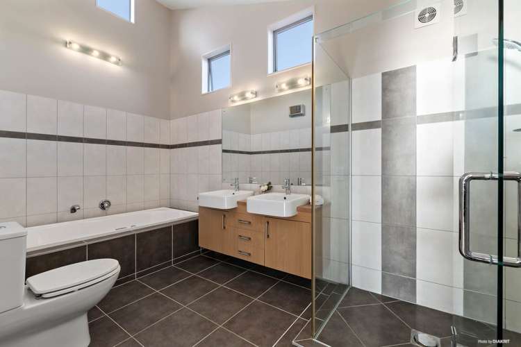 65 Pine Harbour Parade Beachlands_25