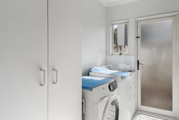 495 & 495A East Coast Road Murrays Bay_25