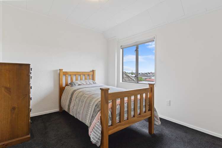 1/29 Lambrown Drive Totara Vale_16