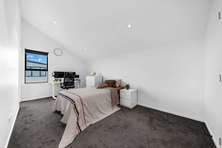 6 Manahau Lane Flat Bush_11